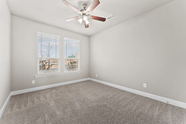 Building Photo - 6020 Sunny Stone Dr