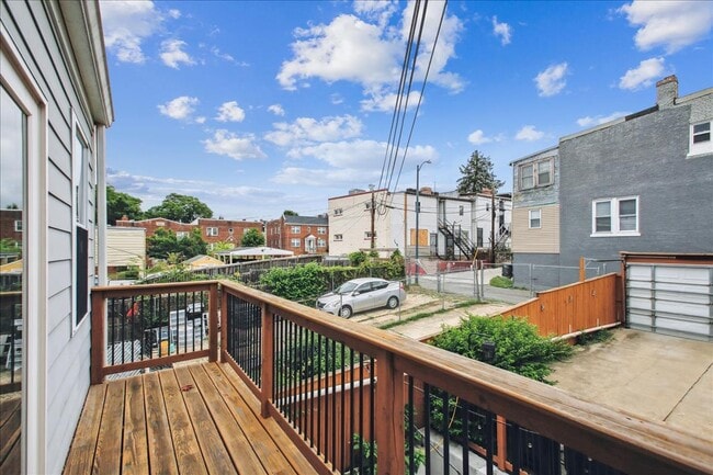 Building Photo - Modern 4BR Home w/ Fireplace, In-Law Suite...