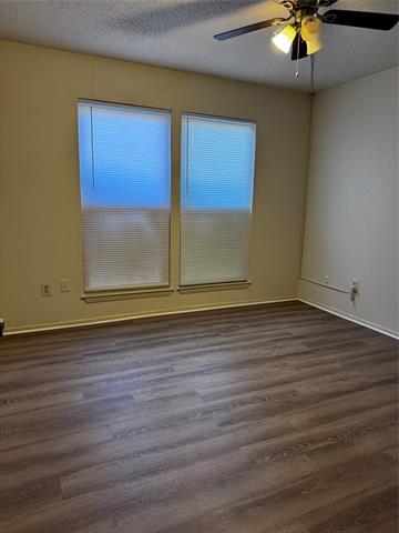 Building Photo - 8560 Park Ln