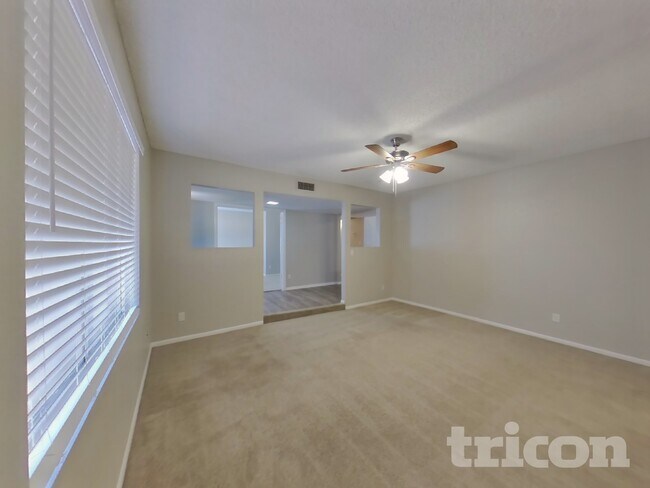 Building Photo - 1550 E Kramer St