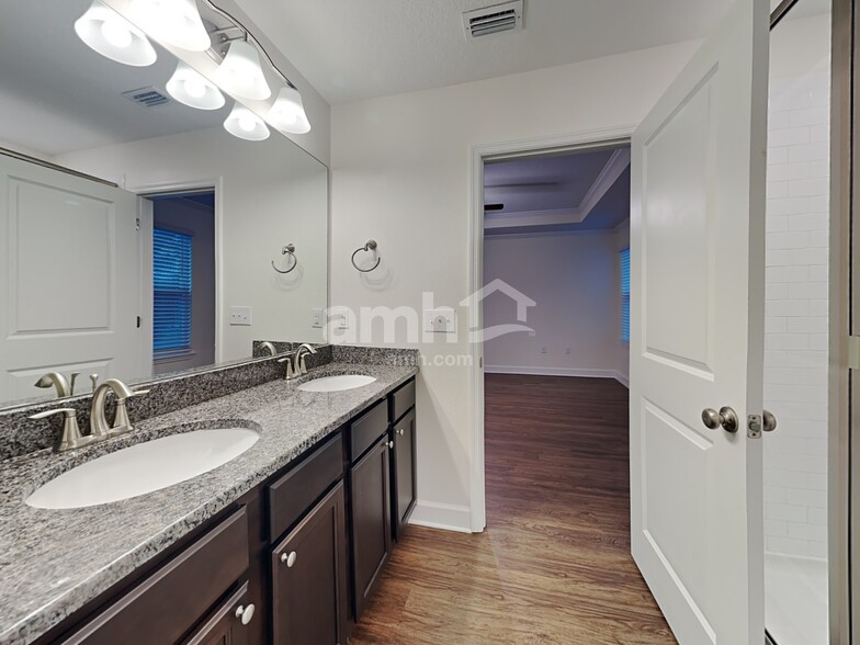 Building Photo - 6609 Hidden Rose Pl