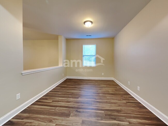 Building Photo - 306 Duck Pond Ln