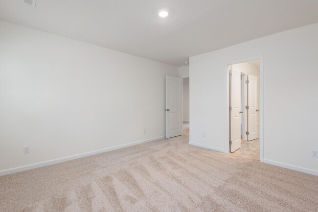 Building Photo - 4734 Willow Bluff Cir
