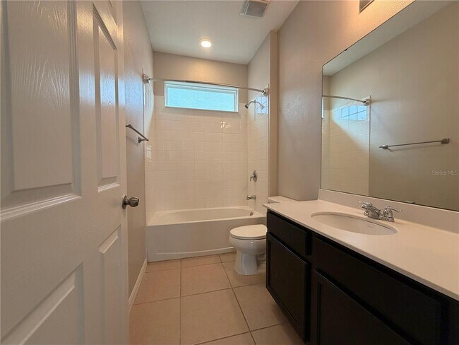 Building Photo - 8125 Graycliff Ave