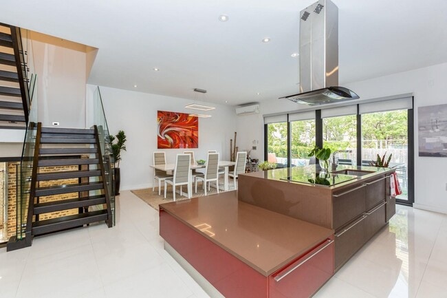 Building Photo - 96 Columbia Terrace