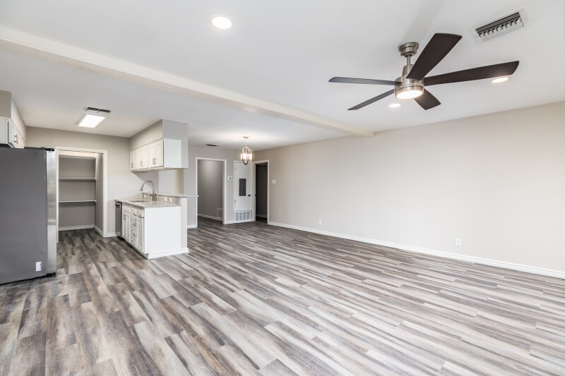 Building Photo - 7210 Grass Valley Dr