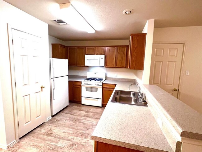 Building Photo - 804 Palo Duro Dr