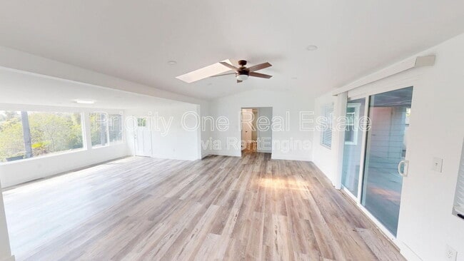 Building Photo - 3840 Alameda Way