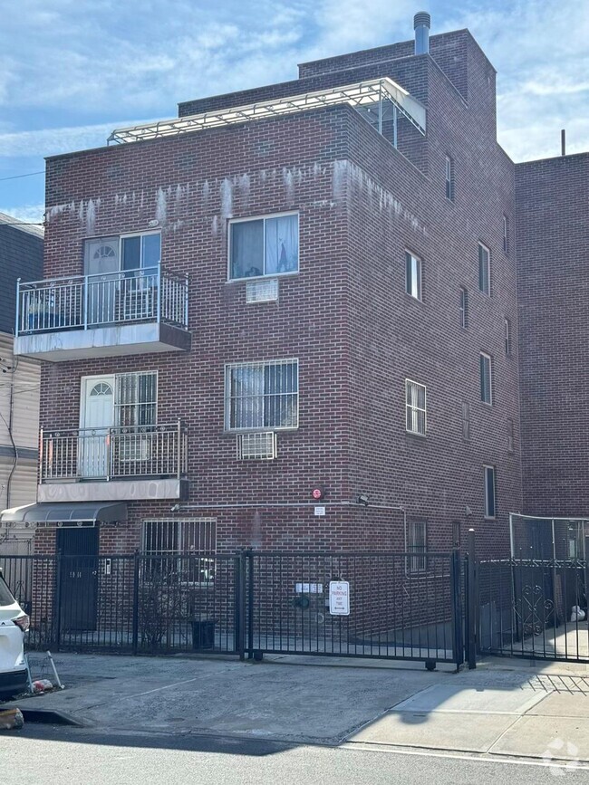 Building Photo - 90-14 51st Ave