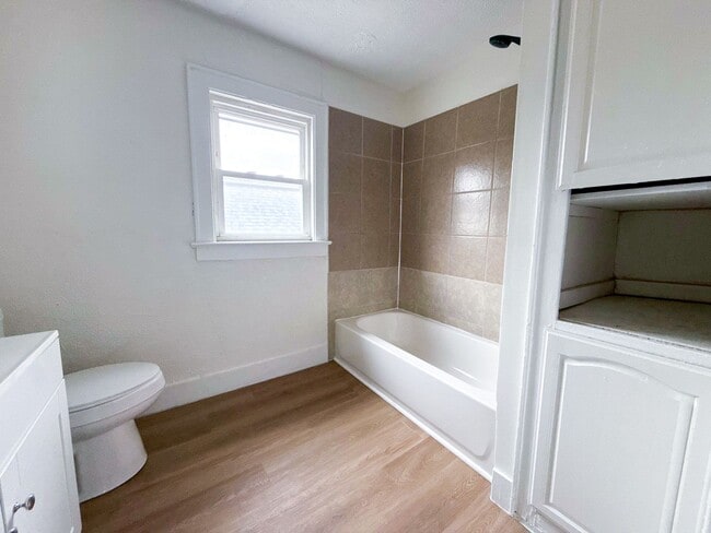 Building Photo - Newly Rehabbed 4BR Home w/ Front Porch, Back Deck & Full Basement