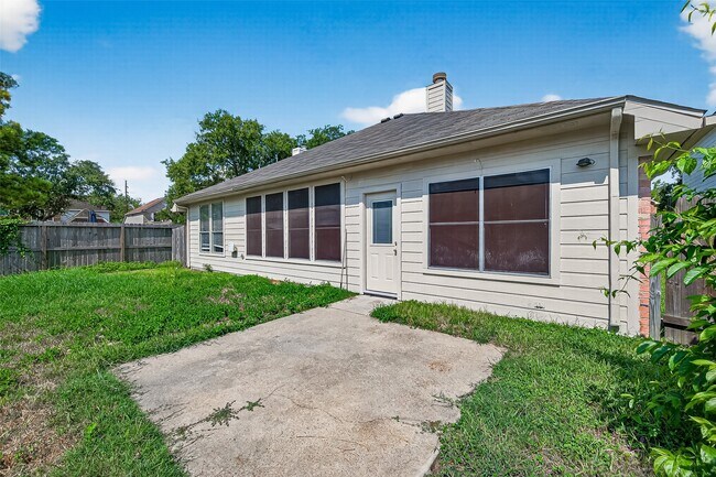 Building Photo - 2143 Mossy Trail Dr