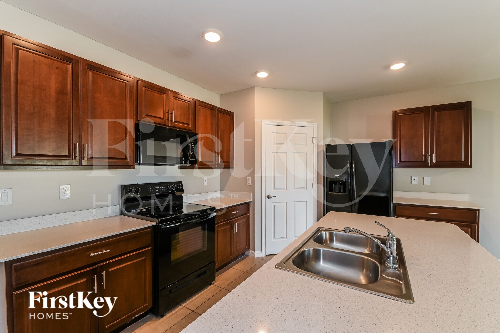 Building Photo - 933 SE 26th Terrace