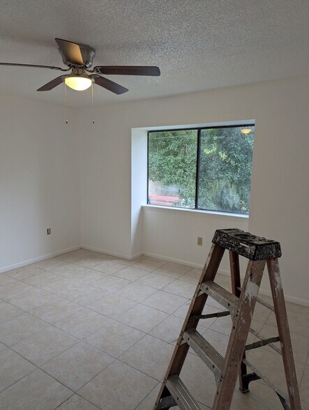 Building Photo - 4367 Bluejay Pl
