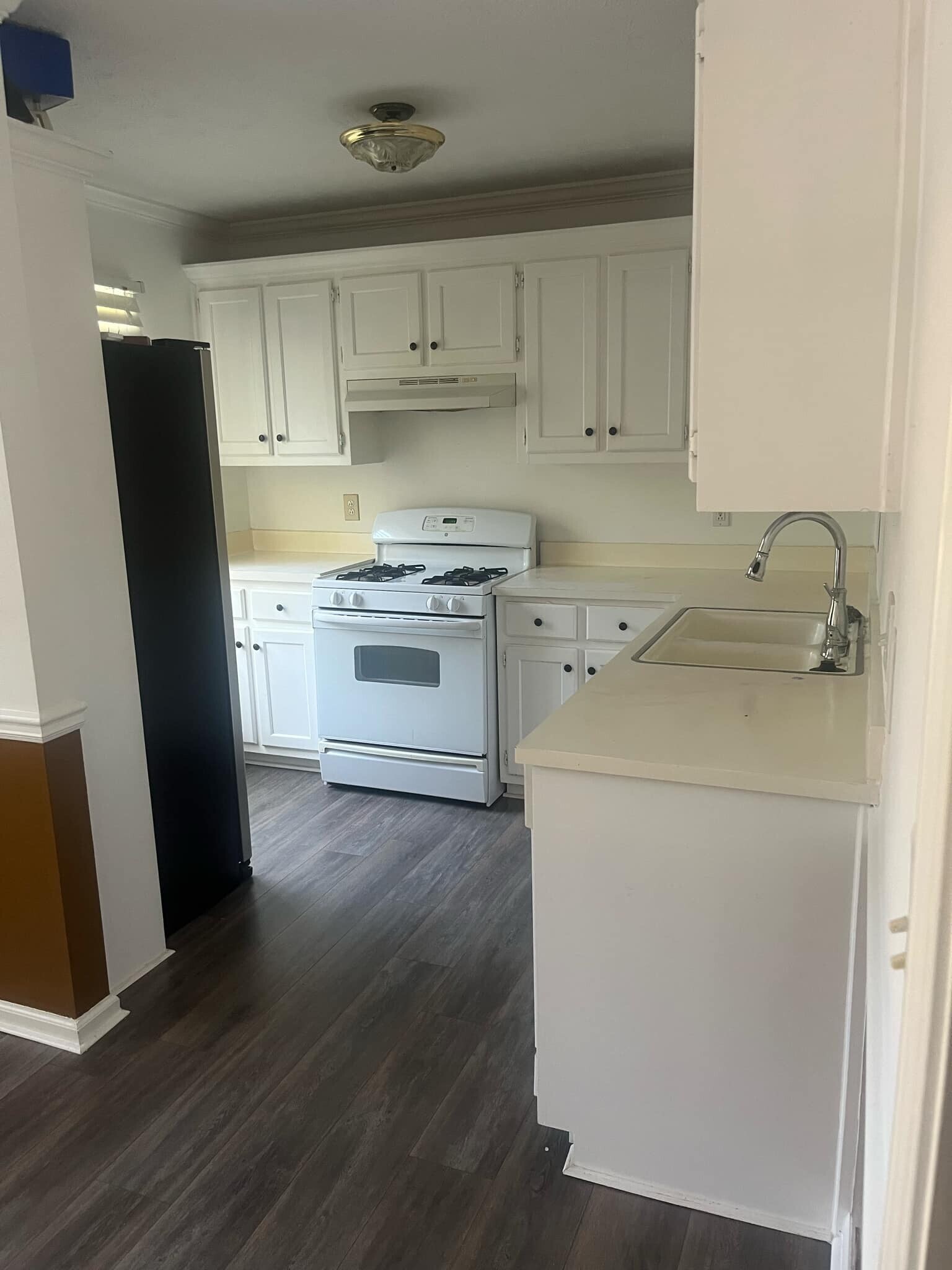 Building Photo - 1120 Burning Bush Dr