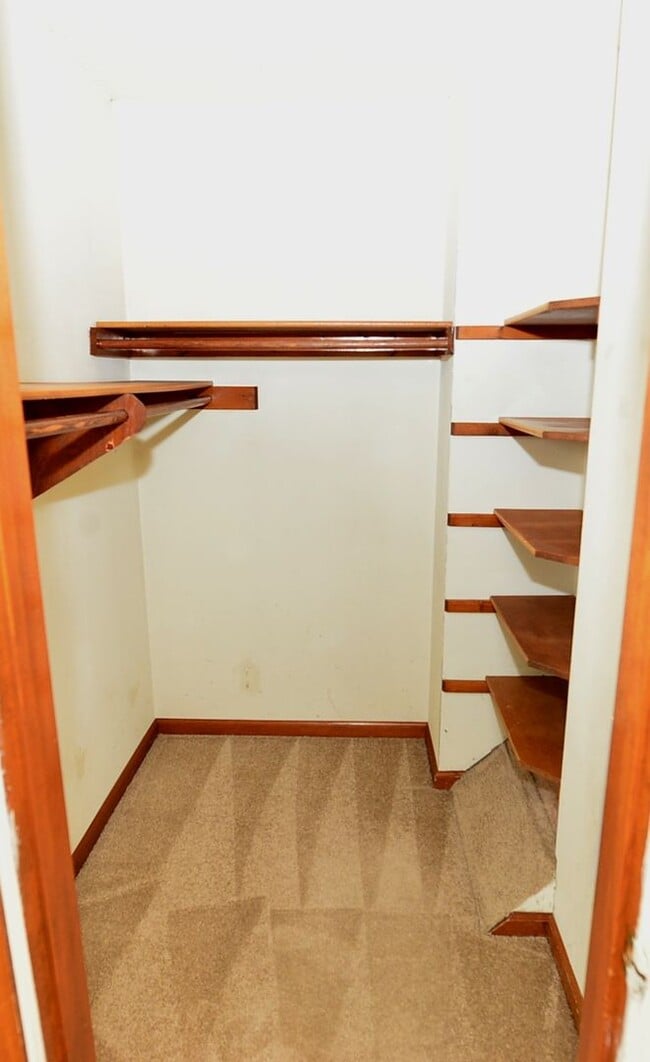 Building Photo - Gourmet Kitchen!