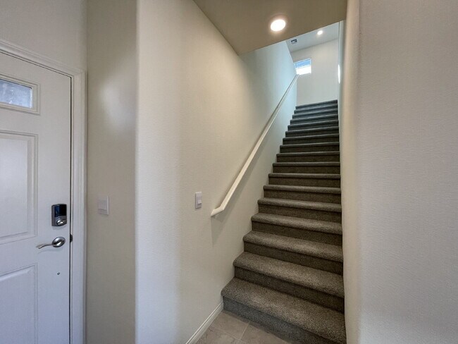 Building Photo - 4 BED 2.5 BATH 2 CAR GARAGE SINGLE FAMILY HOME IN CADENCE, HENDERSON w/ LARGE BACKYARD