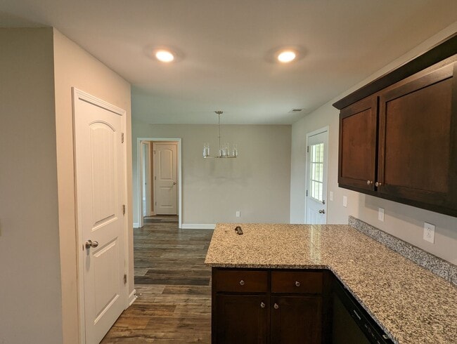 Building Photo - 3B/2BA With 2 car garage, Large Bonus Room...