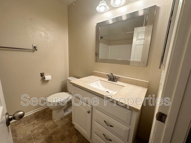 Building Photo - 29362 Hillrise Dr