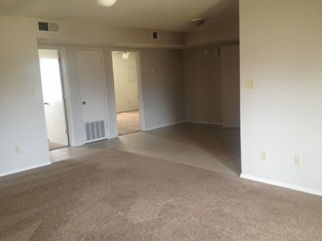 Building Photo - Laura Lane 3024