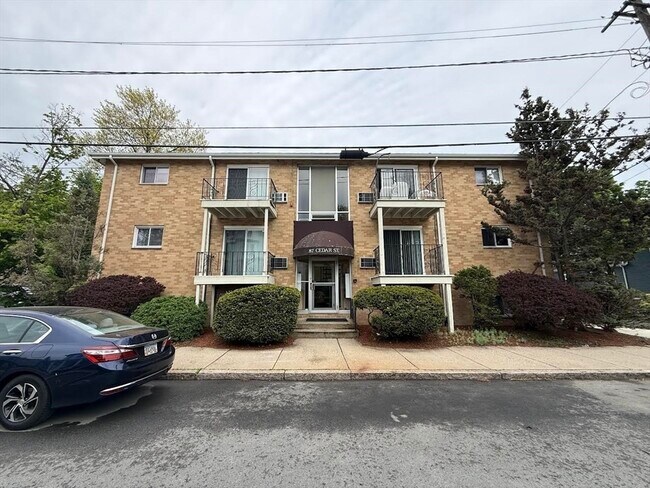 Building Photo - 87 Cedar St