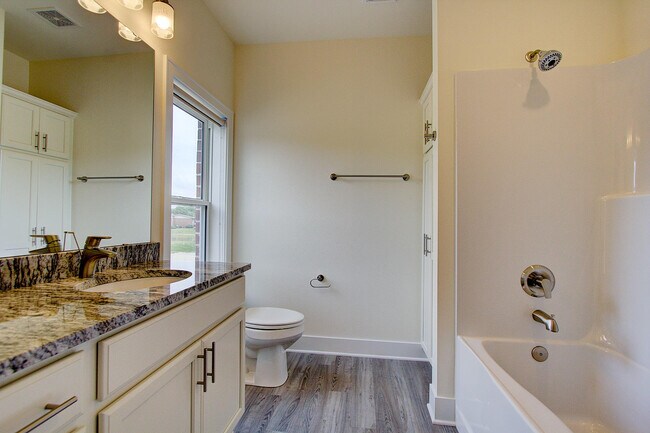 Building Photo - w171s7404 Lannon Dr