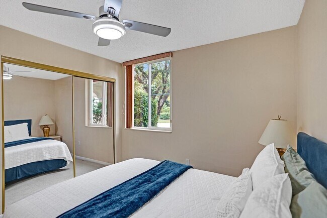 Building Photo - 107 Half Moon Cir