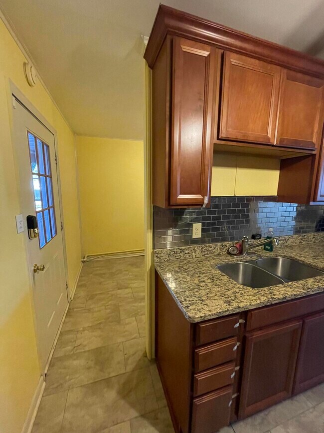 Building Photo - 3425 Trolley Line Rd