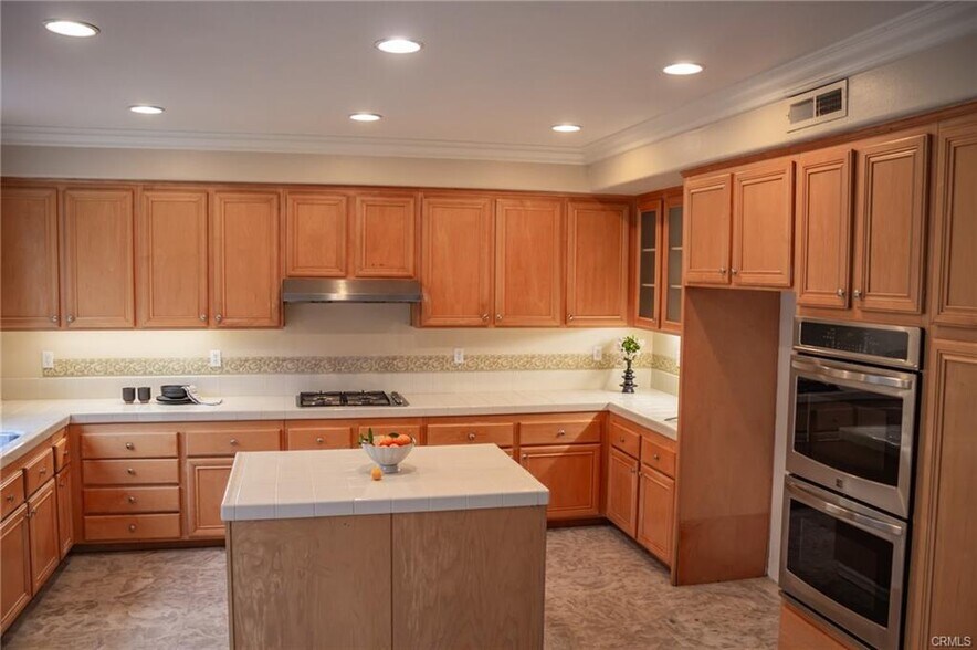 Building Photo - 4469 Torrey Pines Dr