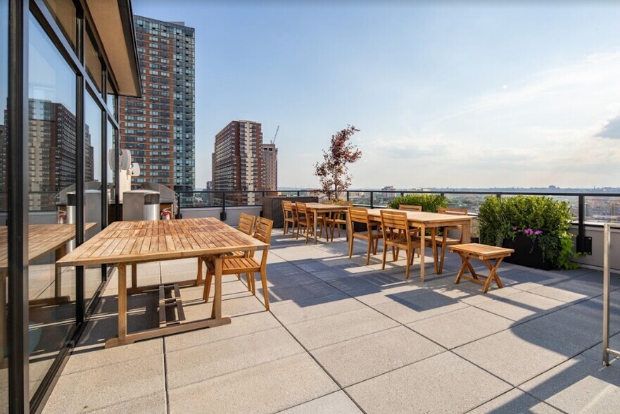 Grill area - 160 1st St