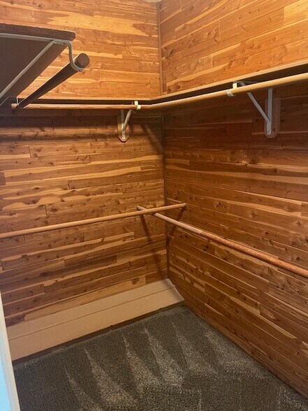 Master Closet - 1416 S Barrington Ave