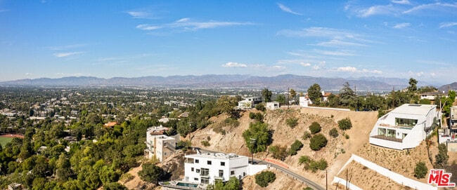 Building Photo - 3699 Alta Mesa Dr