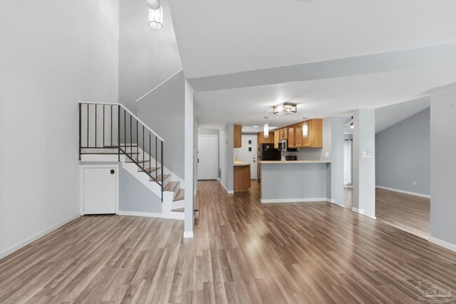 Building Photo - 9976 Fairway Villas Ln