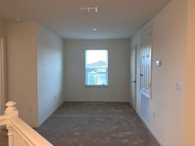 Building Photo - 3013 Cherry Orchard Ln