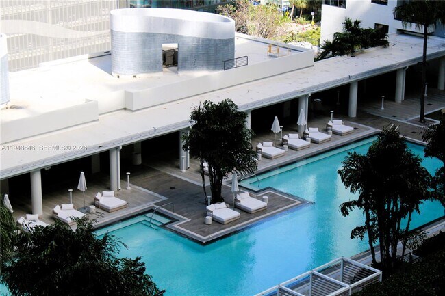 Building Photo - 11 NE 6th St