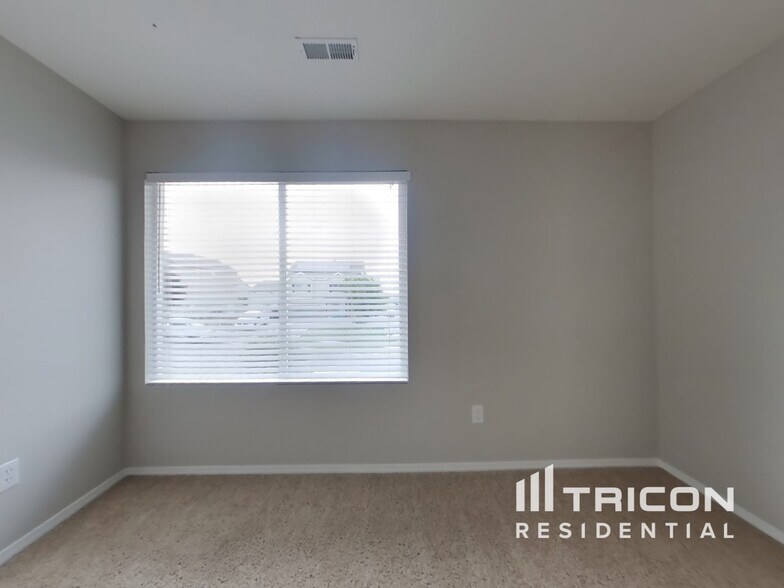 Building Photo - 147 Kestrel Dr