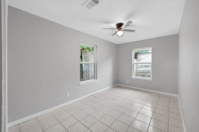 Building Photo - 1925 Ojeman Rd