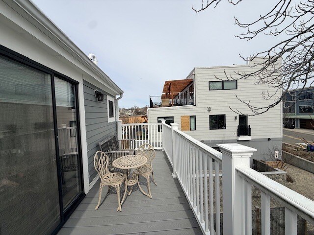 Building Photo - 3 Village St