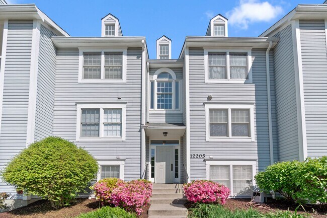 Building Photo - Amazing 2 Bedroom Rental