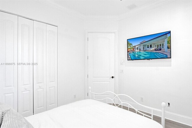 Building Photo - 1207 SW 21st St