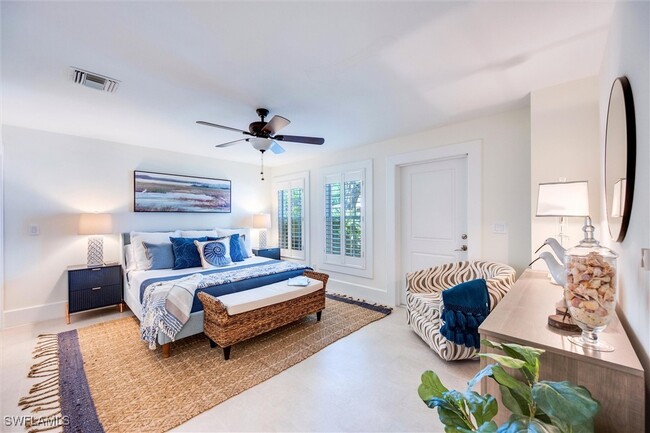 Building Photo - 2800 Lakeview Dr