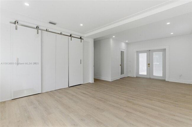 Building Photo - 1244 SW 13th Ave