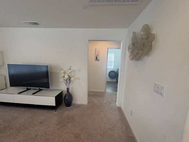 Building Photo - 8213 Ocho Wy