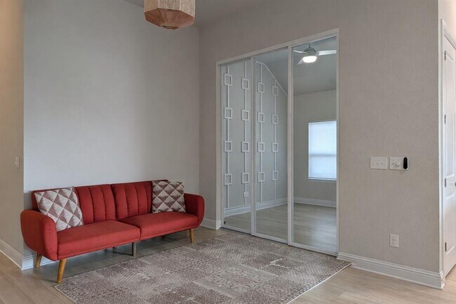 Building Photo - 125 Whistling Willow Dr