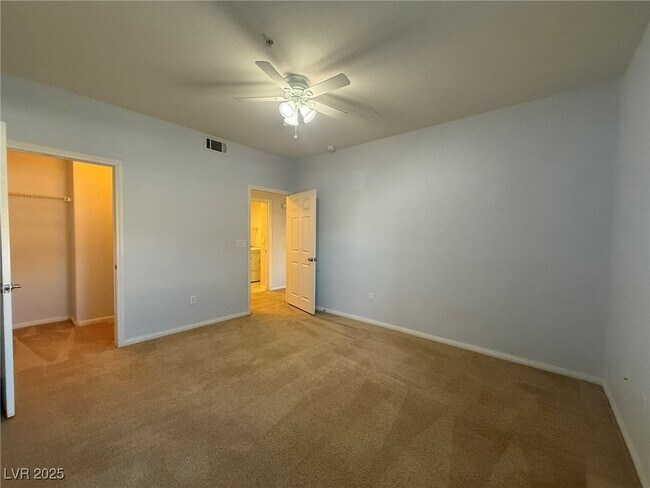 Building Photo - 7701 W Robindale Rd