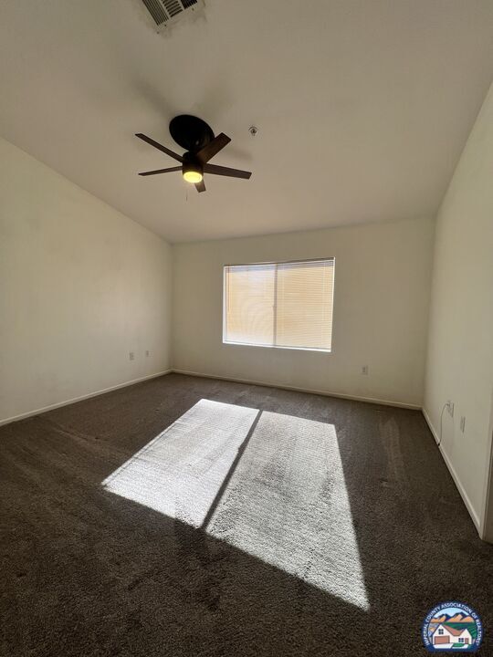 Building Photo - 1160 Rosas St