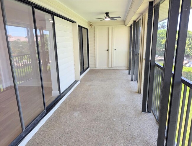 Building Photo - 3850 Mariners Walk