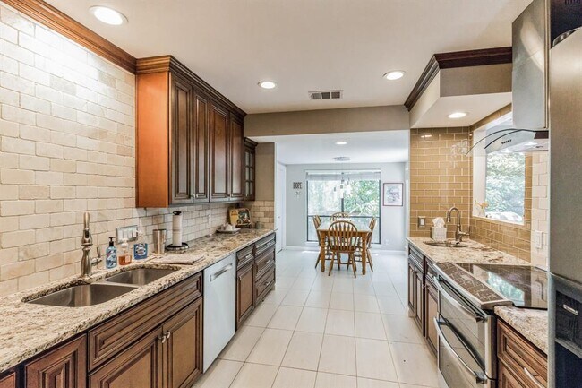 Building Photo - 6007 Gardenridge Hollow
