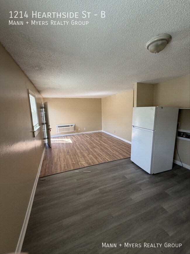 Building Photo - 1214 Hearthside St