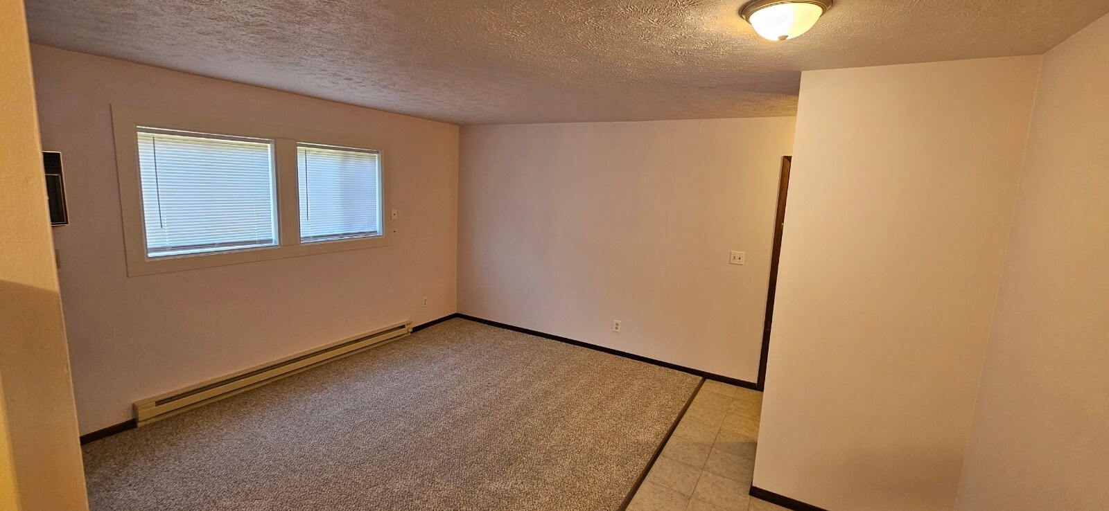 Building Photo - 2857 City View Dr