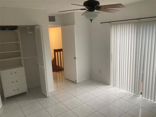 Building Photo - 775 SW 120th Way